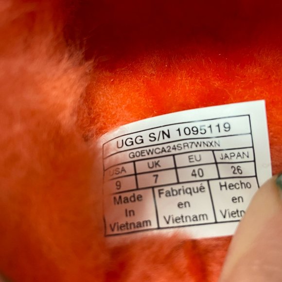 NEW UGG 1095119  Fluff Slide Slipper Red Currant Women's - Picture 9 of 9